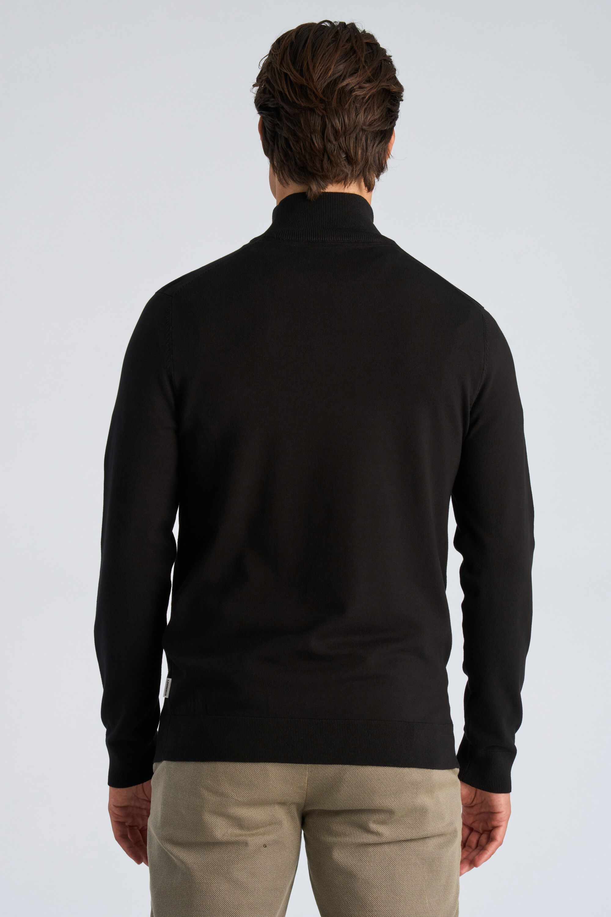 Soft viscose blend roll-neck
