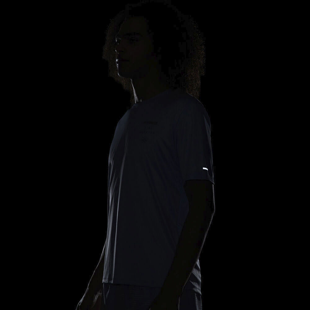 Dri Fit Uv Run Division Miler Lobe T Shirt