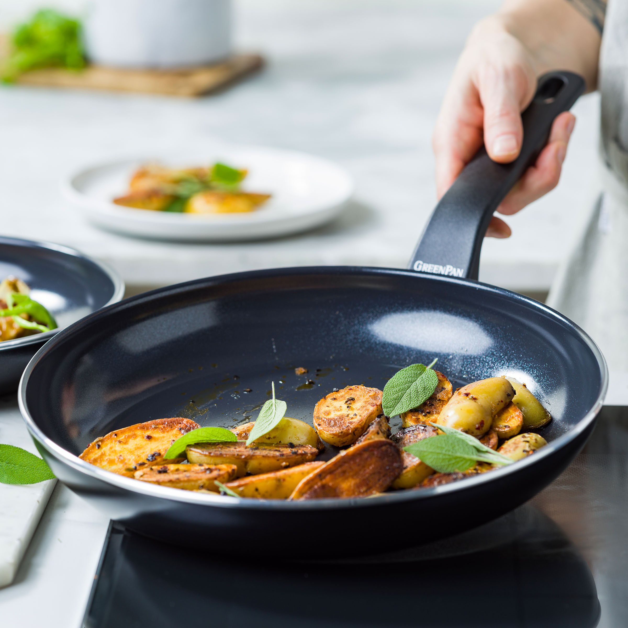 GP-ESSEN FBl Alu Perf-ind opn fry 30cm