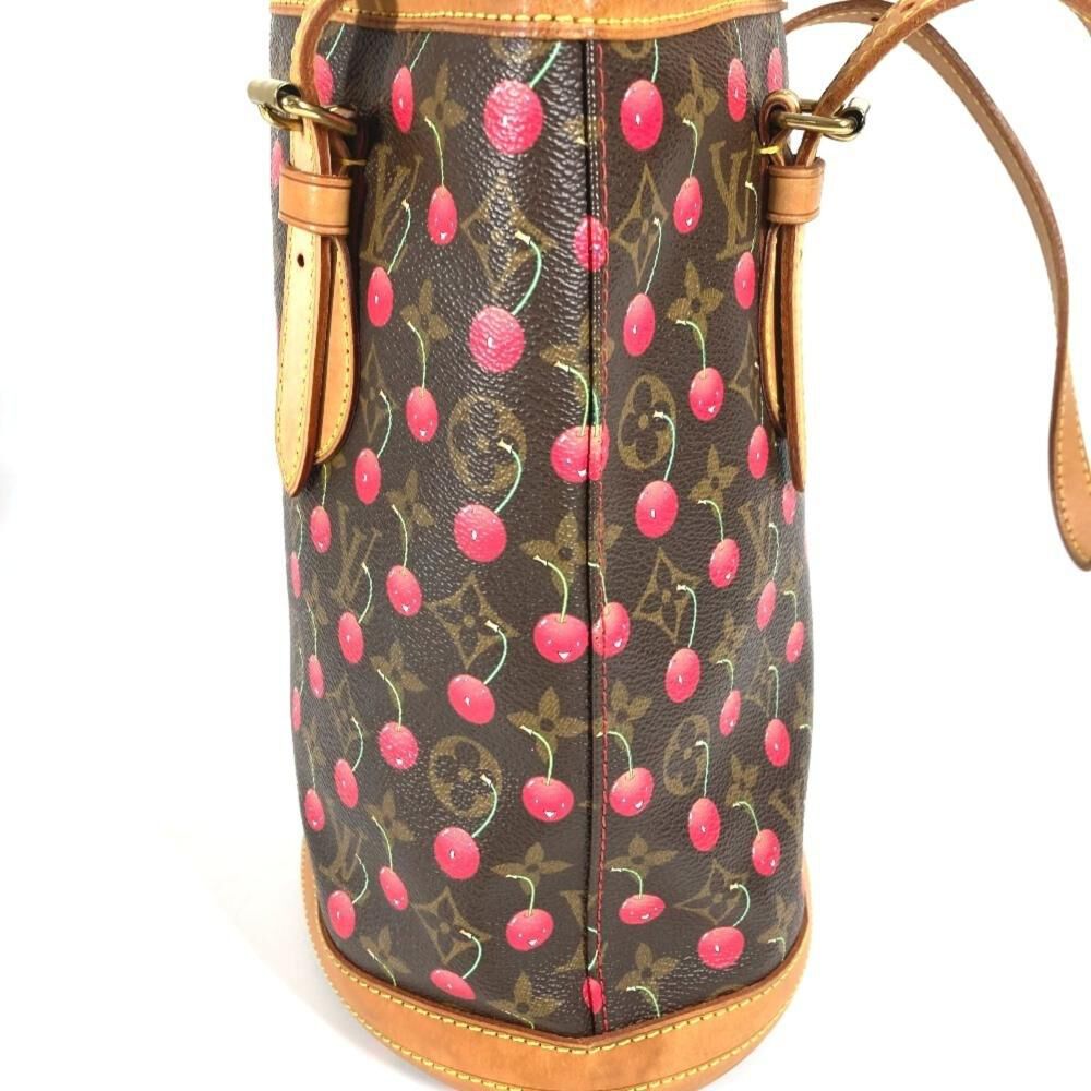 Louis Vuitton Shoulder Bags