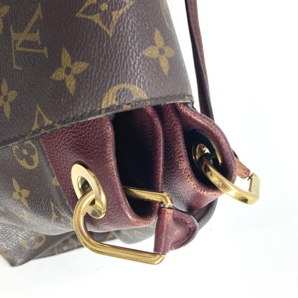 Louis Vuitton Shoulder Bags