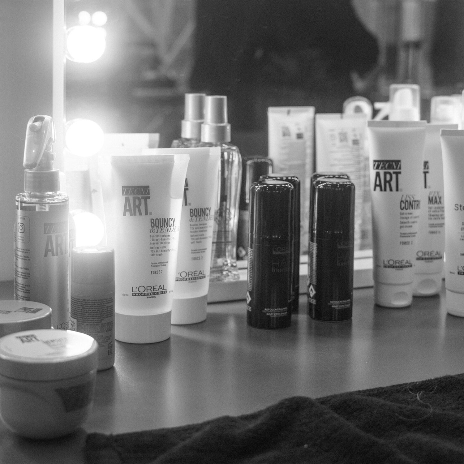 L'Or&eacute;al Professionnel Hair Touch Up Black