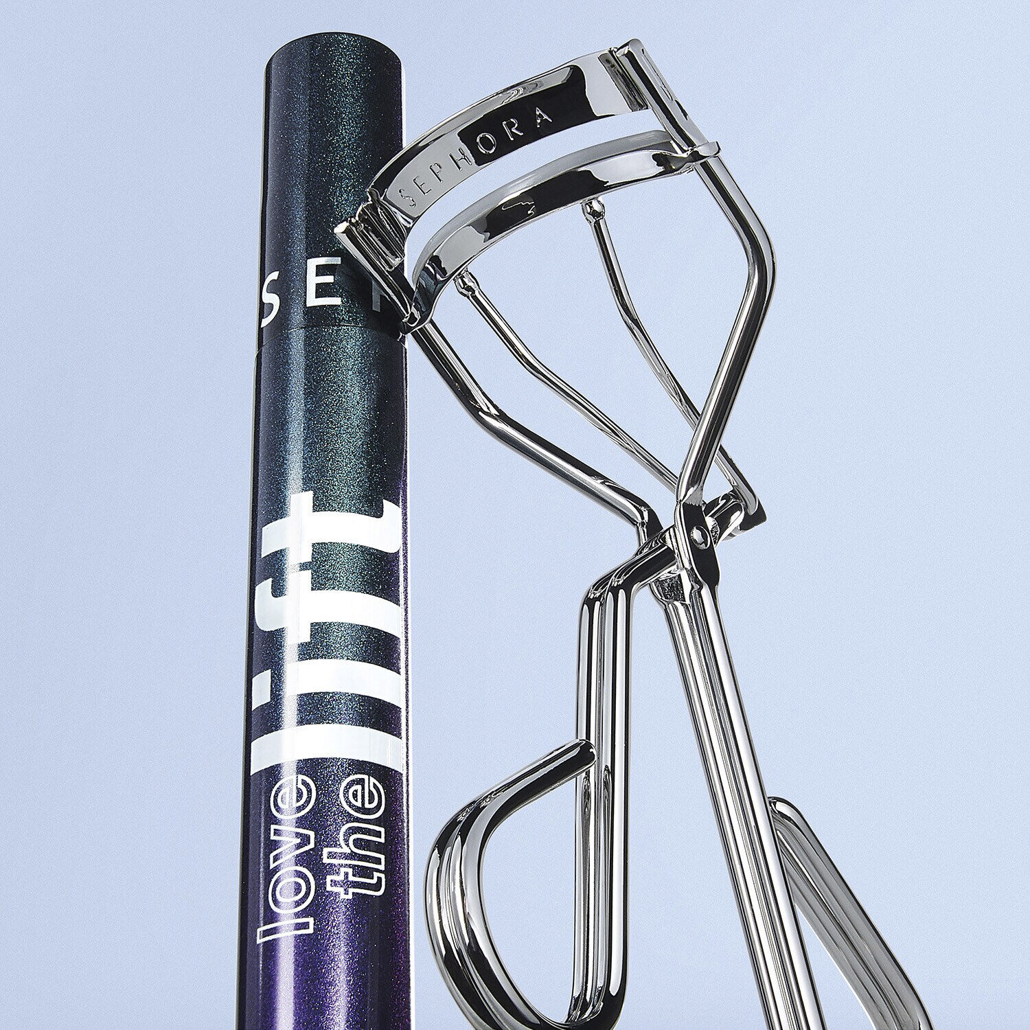 Love The Lift Waterproof - Mascaraen, der omg&aring;ende giver buede vipper