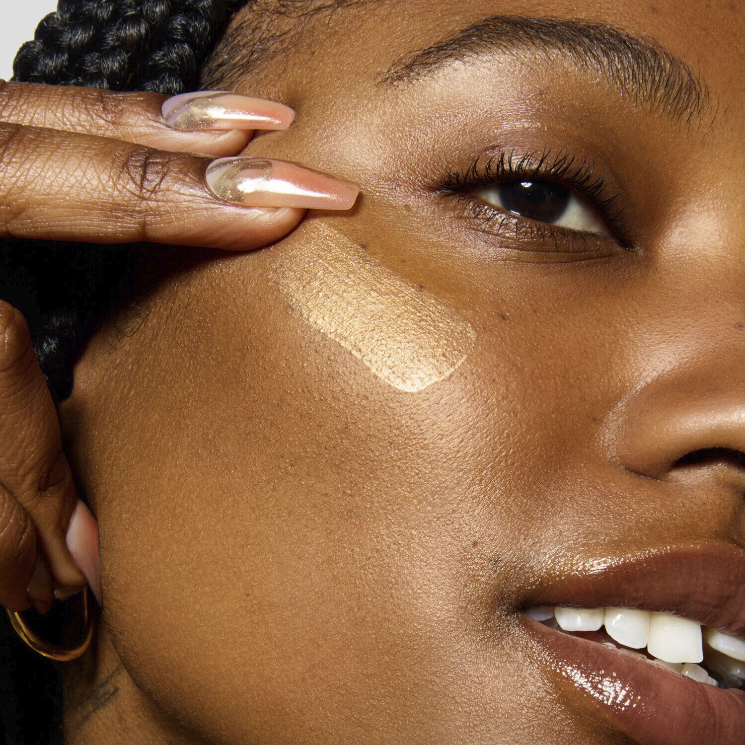 Hydro Grip + Glow Primer - Base med reflekterende perler