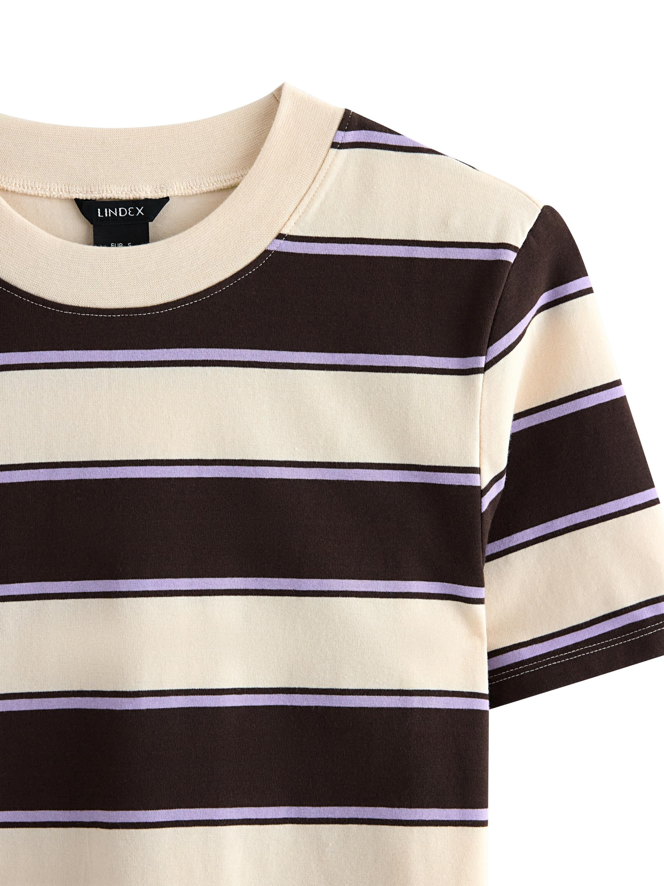 Stribet t-shirt i bl&oslash;d bomuld med l