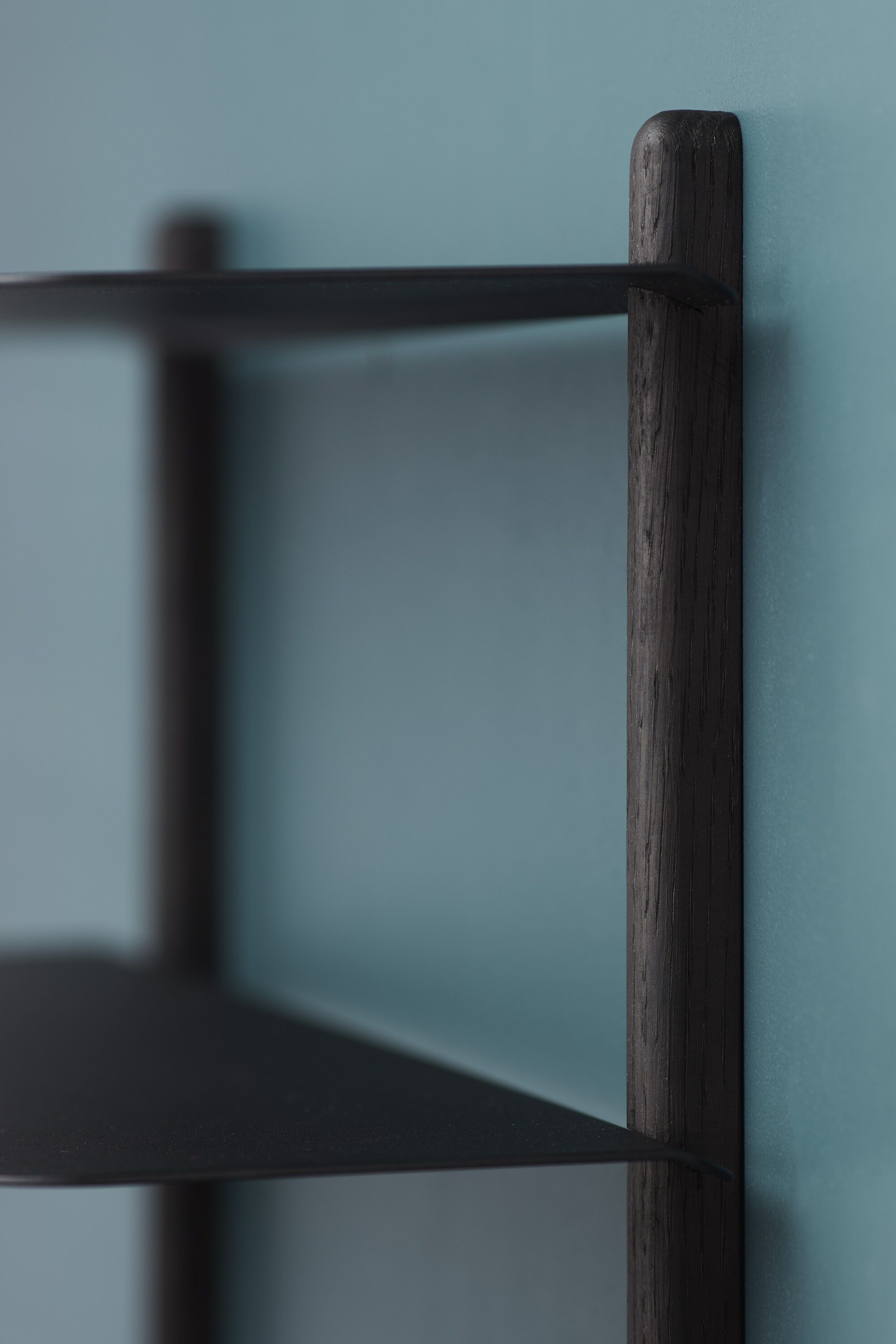 NIVO A Black Oak Black