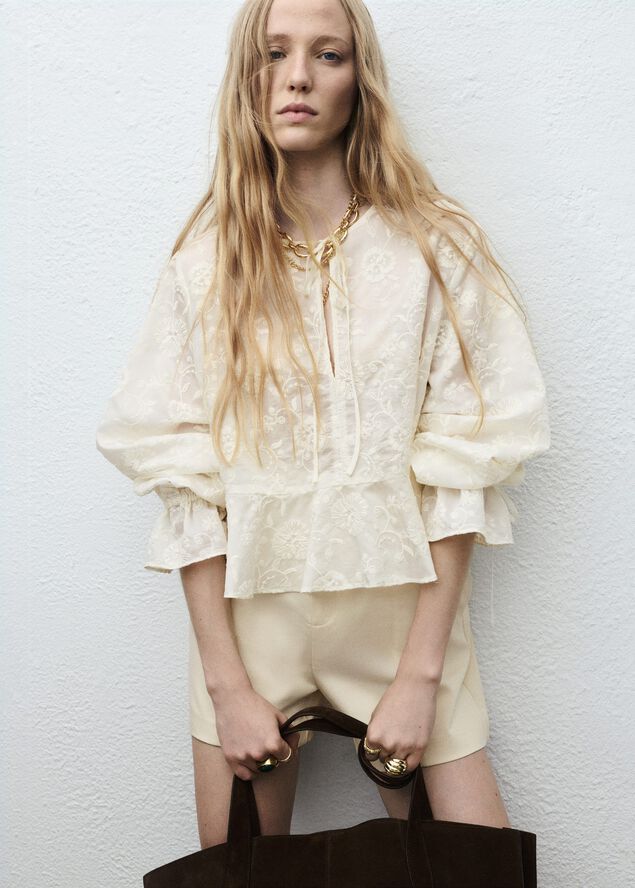 BLOUSE. -- VIVIENNE