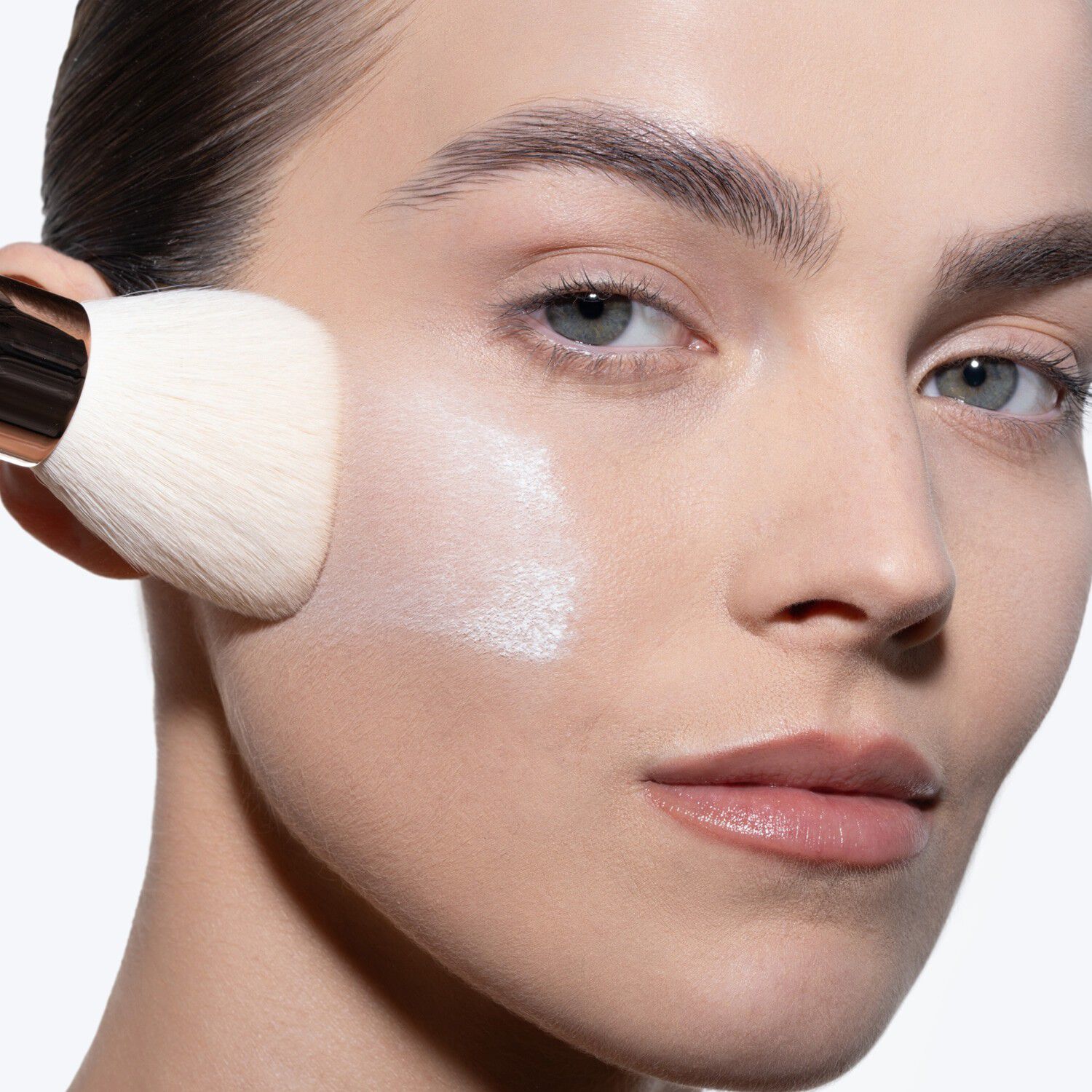 HY-GLAM Powder Brush - Ultra-bl&oslash;d rund ansigtsb&oslash;rste