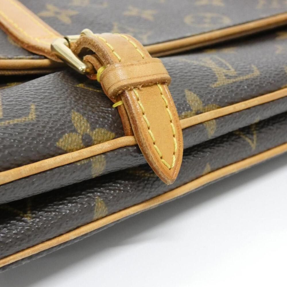 Louis Vuitton Shoulder Bags