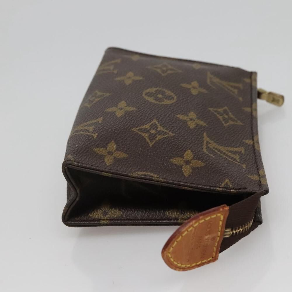 Louis Vuitton Poche Toilette