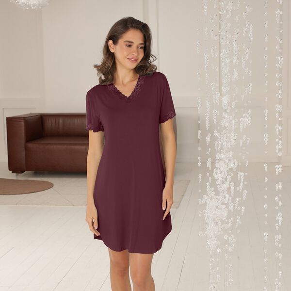 Bamboo short sleeve nightdress with lace
