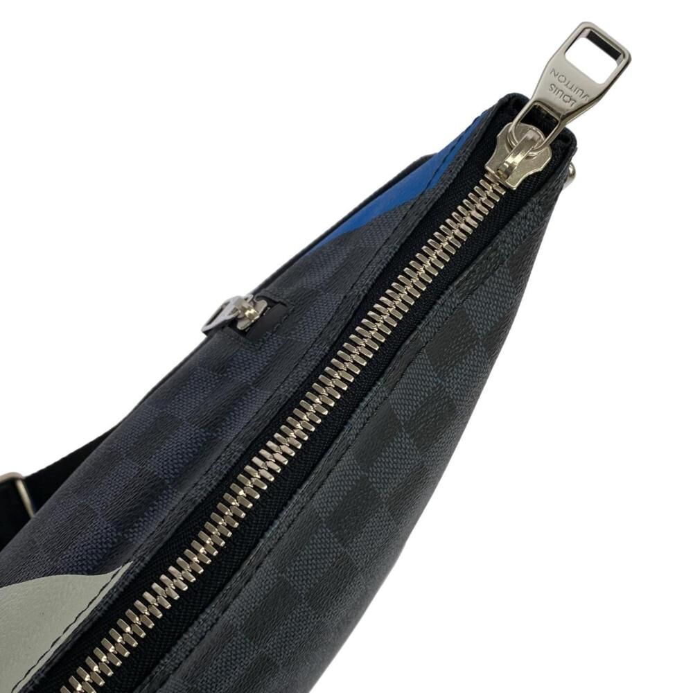 Louis Vuitton Shoulder Bags