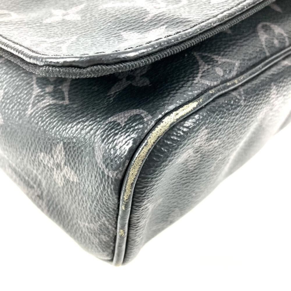 Louis Vuitton Messenger