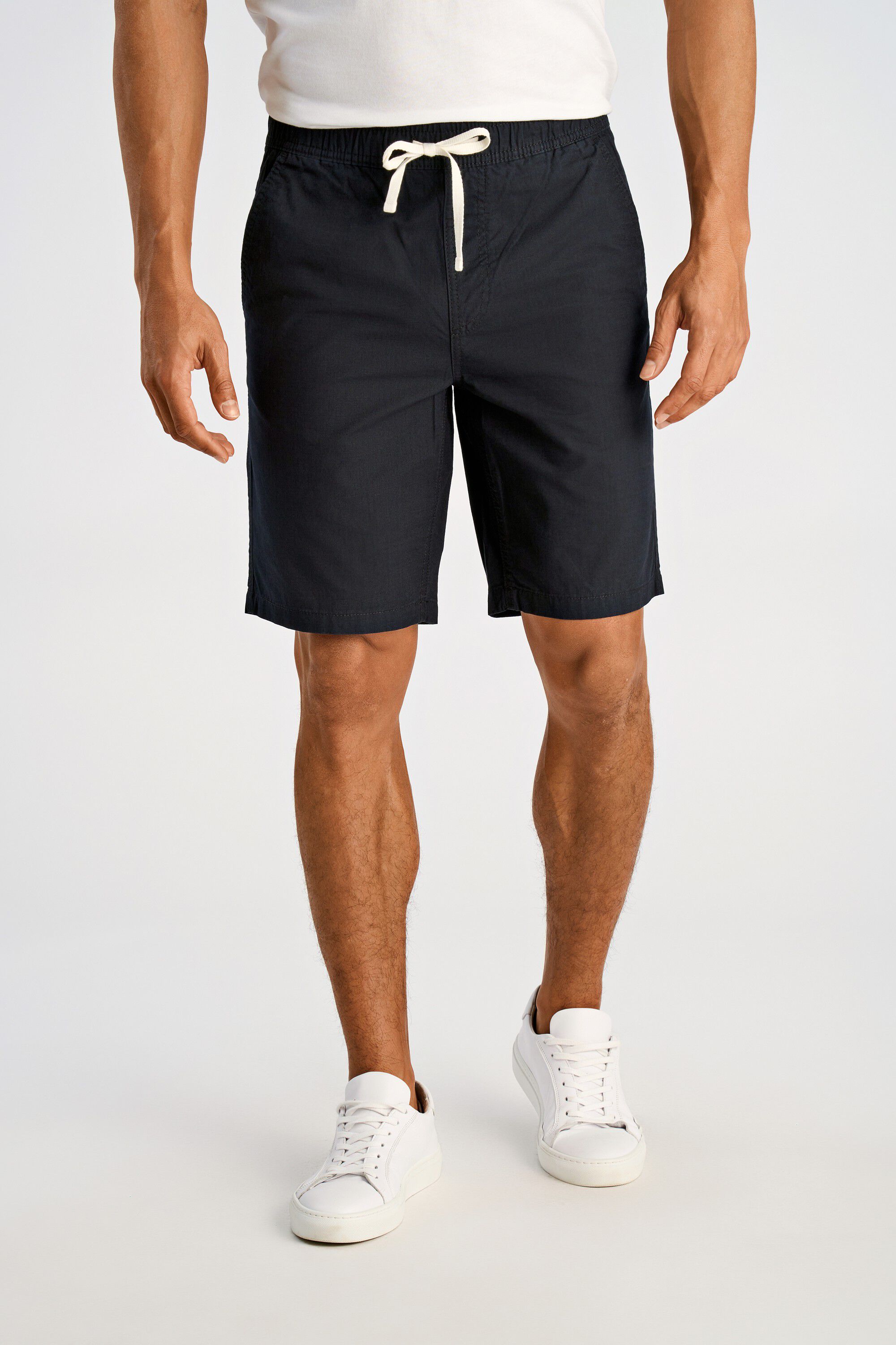 Elastic waist shorts