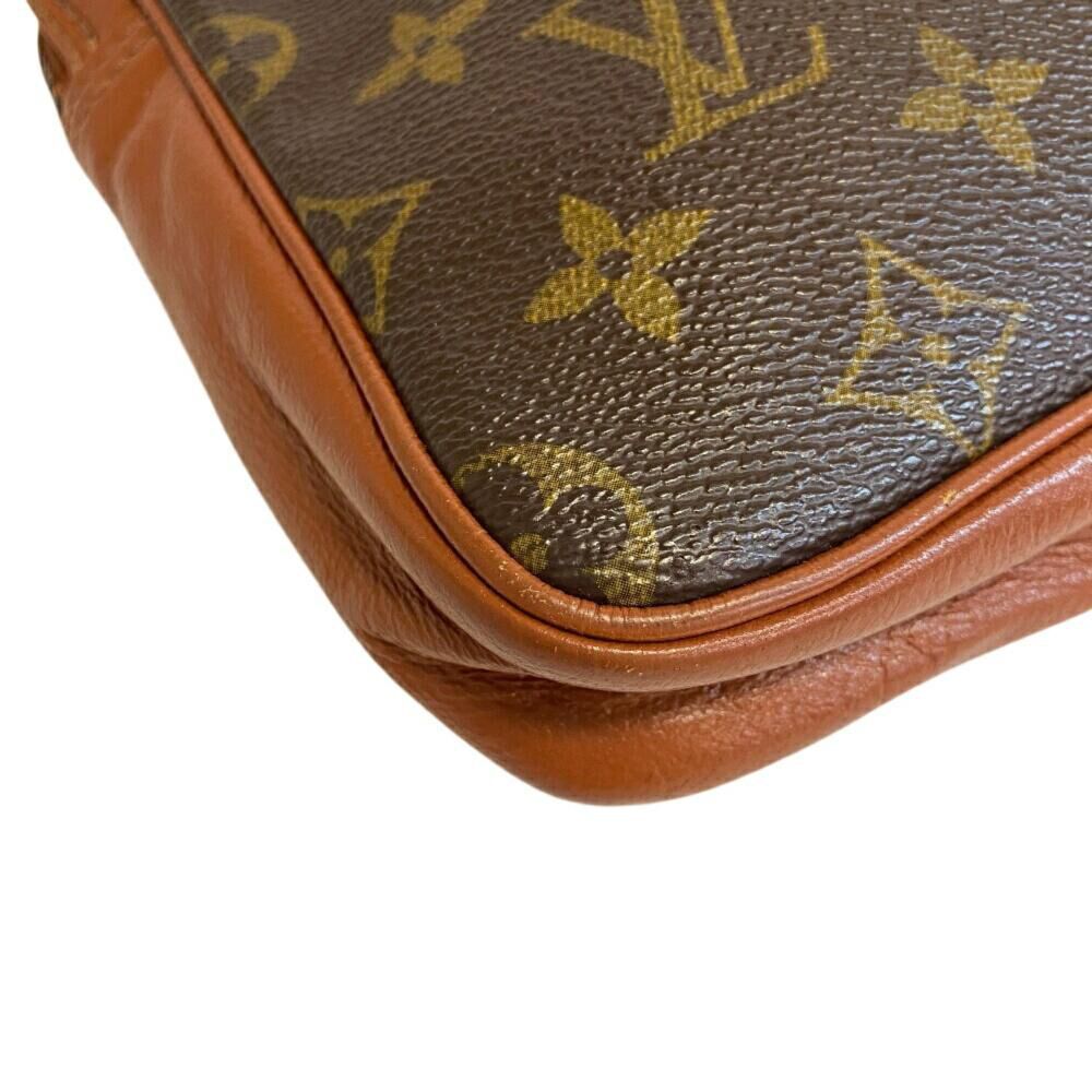 Louis Vuitton Clutch
