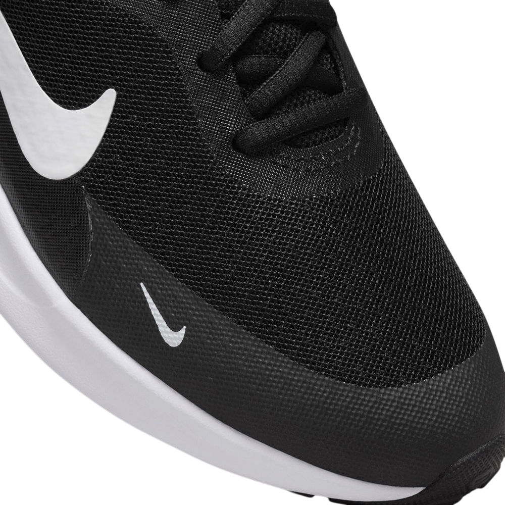 Revolution 7 sneakers