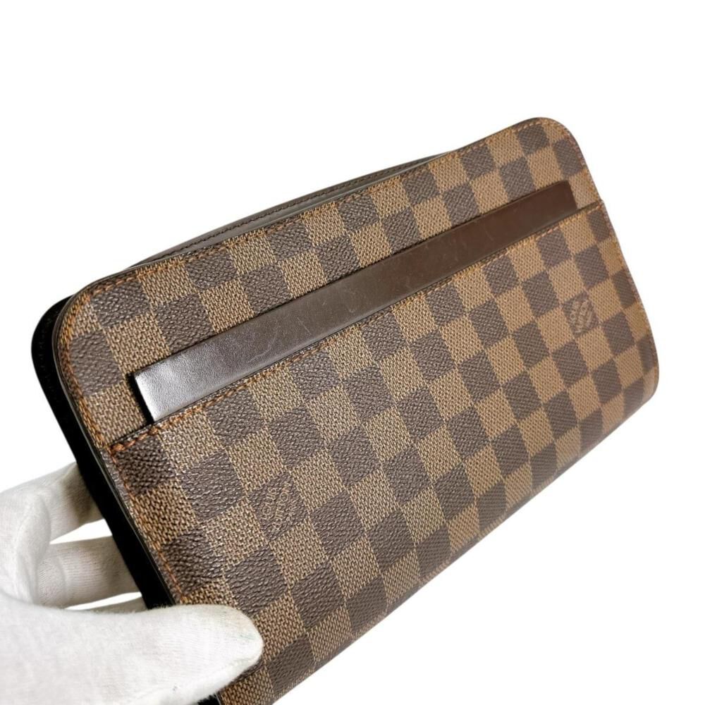 Louis Vuitton Clutch