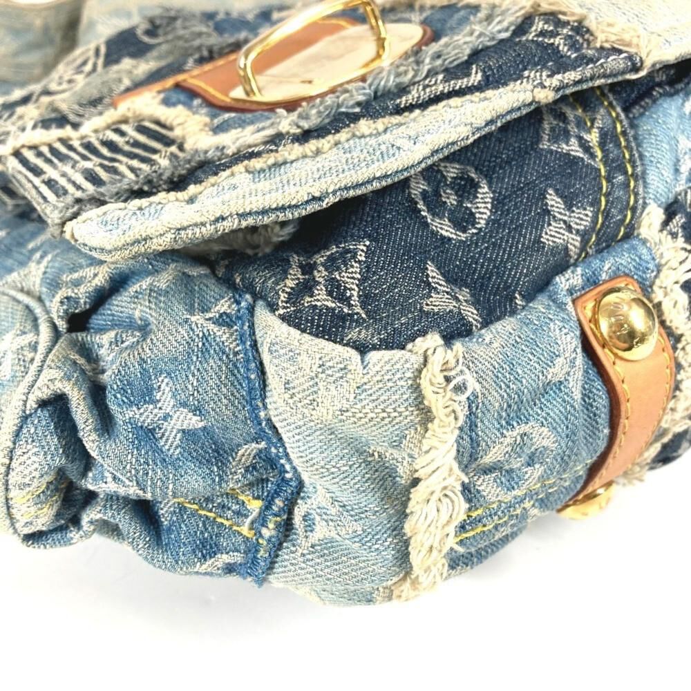 Louis Vuitton Shoulder Bags