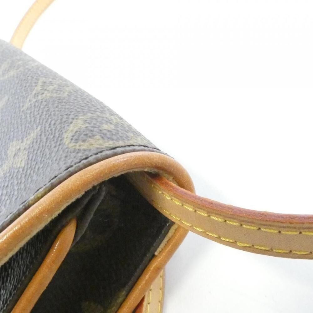 Louis Vuitton Shoulder Bags