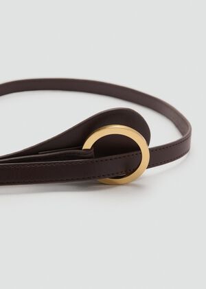 Thin belt with maxi-buckle