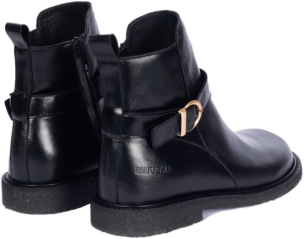 St&oslash;vle med sp&aelig;ndedetailje