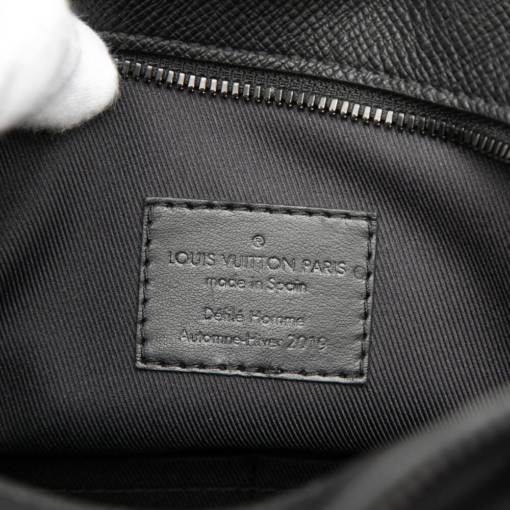 Louis Vuitton Shoulder Bags