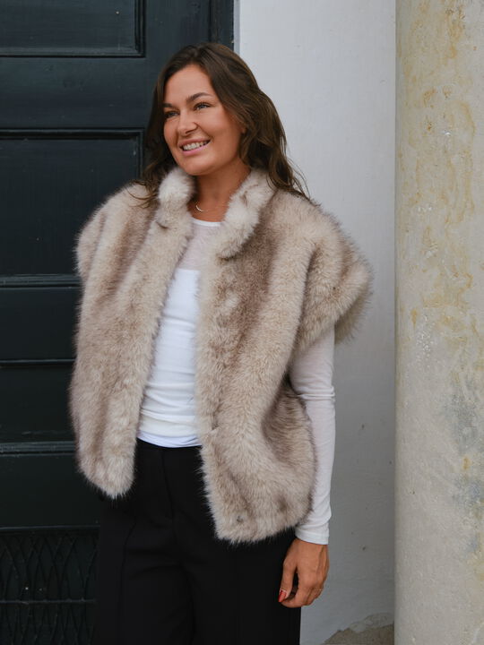 Kevini Faux Fur Vest