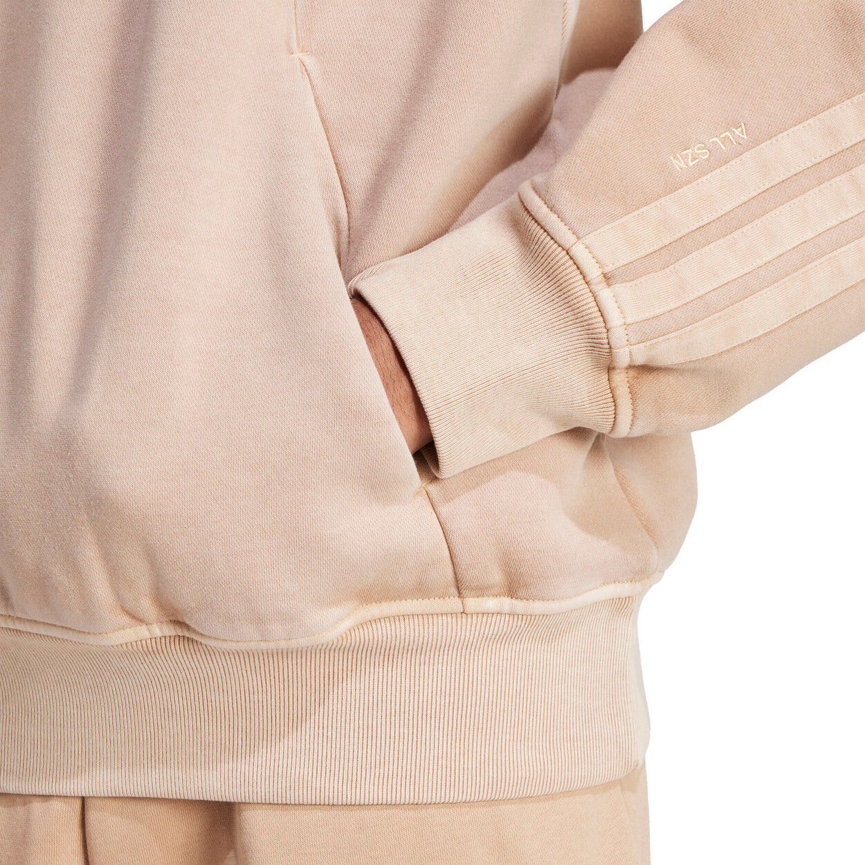 All Szn H&aelig;ttetr&oslash;je