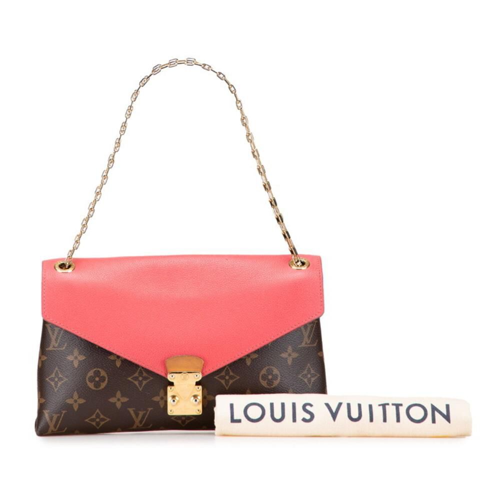Louis Vuitton Shoulder Bags