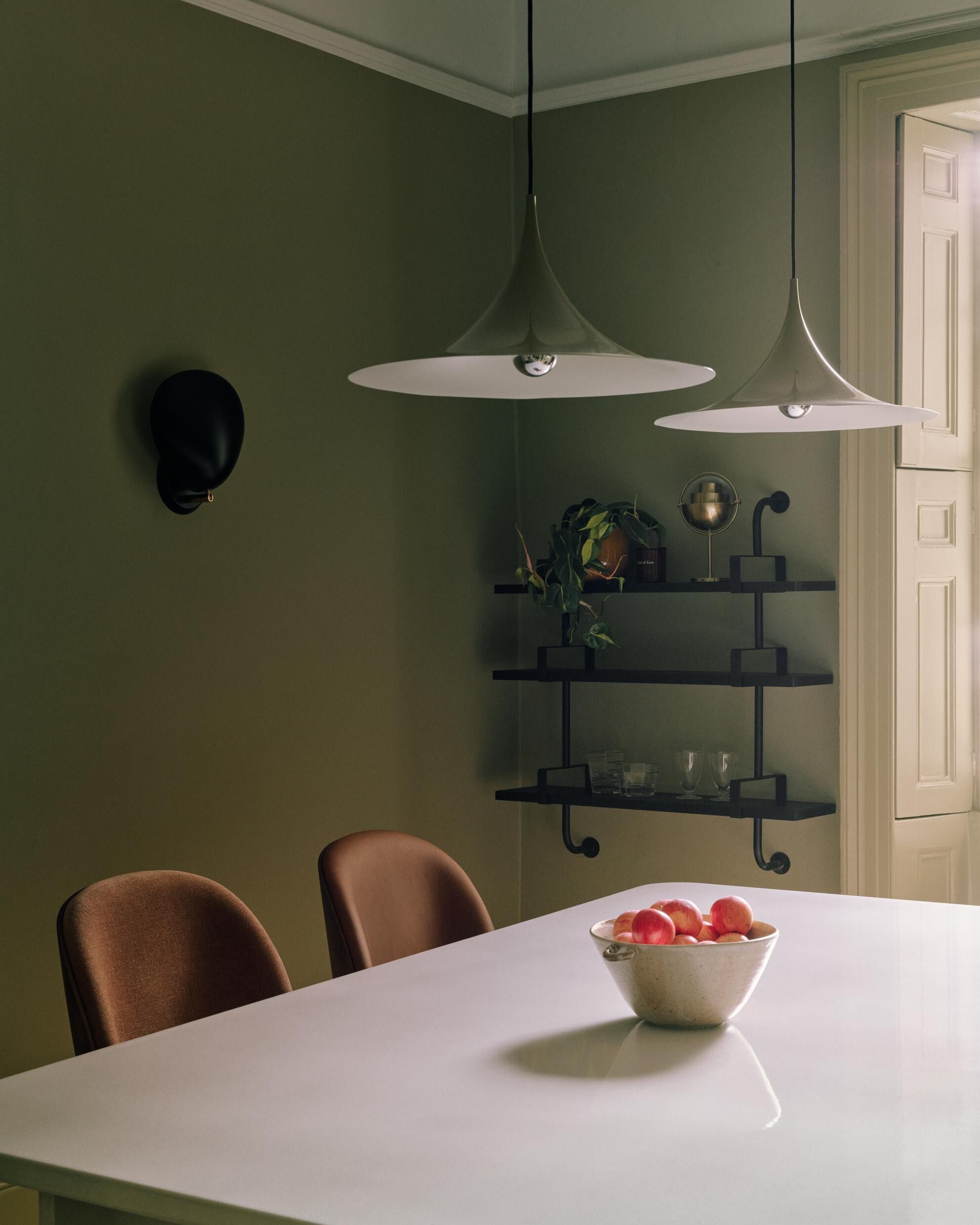 Semi pendel white 60 cm.