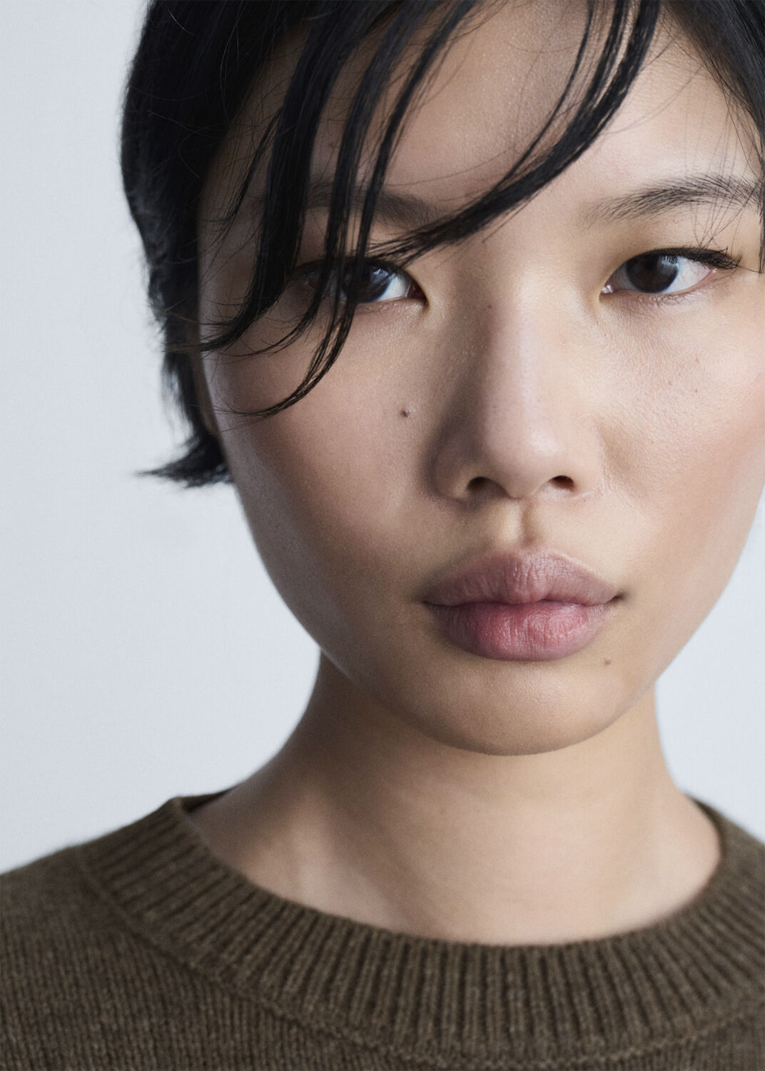 Long-sleeved wool sweater