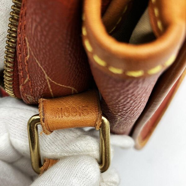 Louis Vuitton Messenger