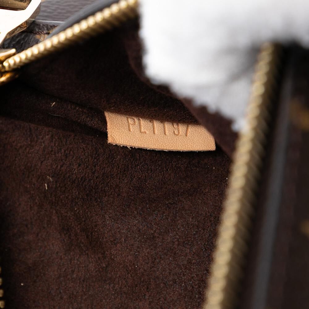 Louis Vuitton Shoulder Bags