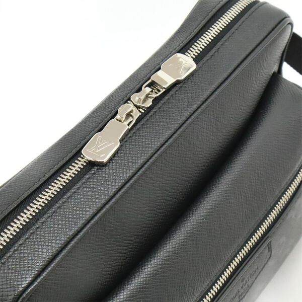 Louis Vuitton Messenger