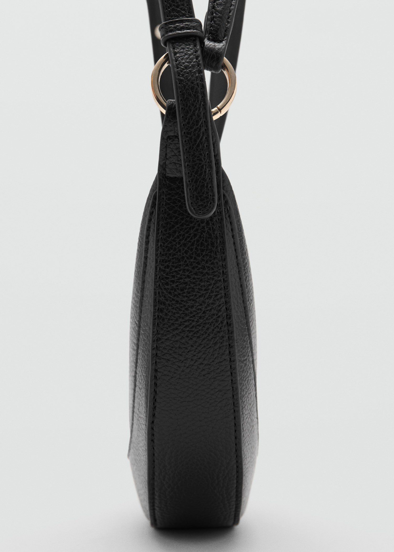 Oval shoulder bag