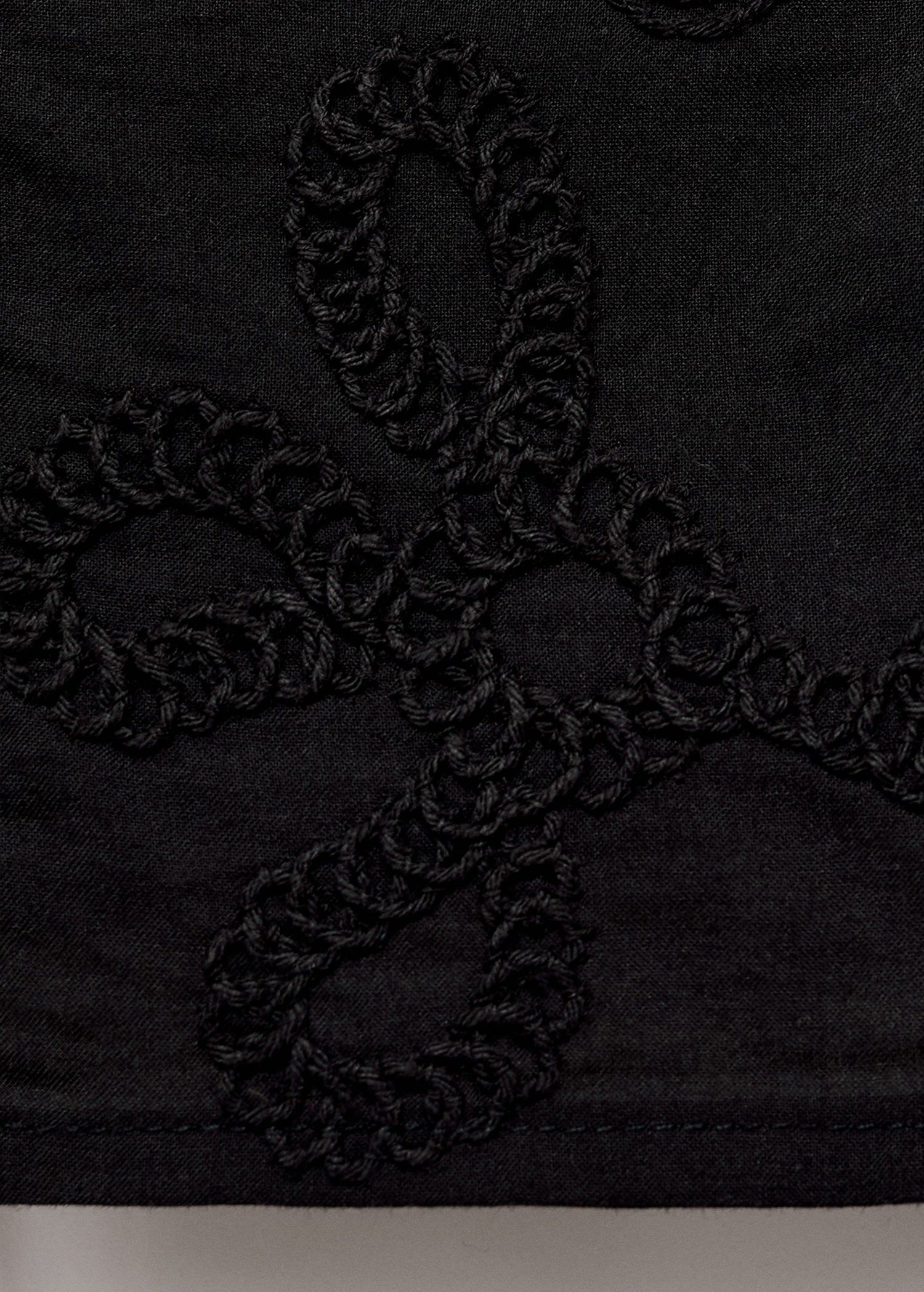 Embroidered blouse with buttons