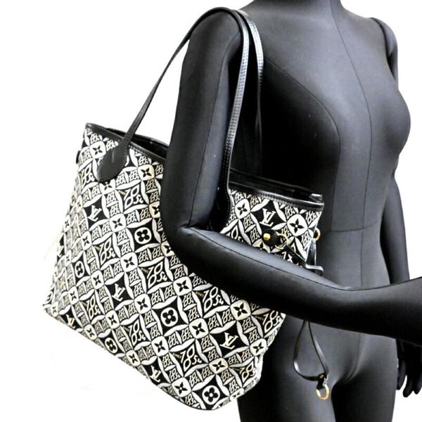 Louis Vuitton Neverfull