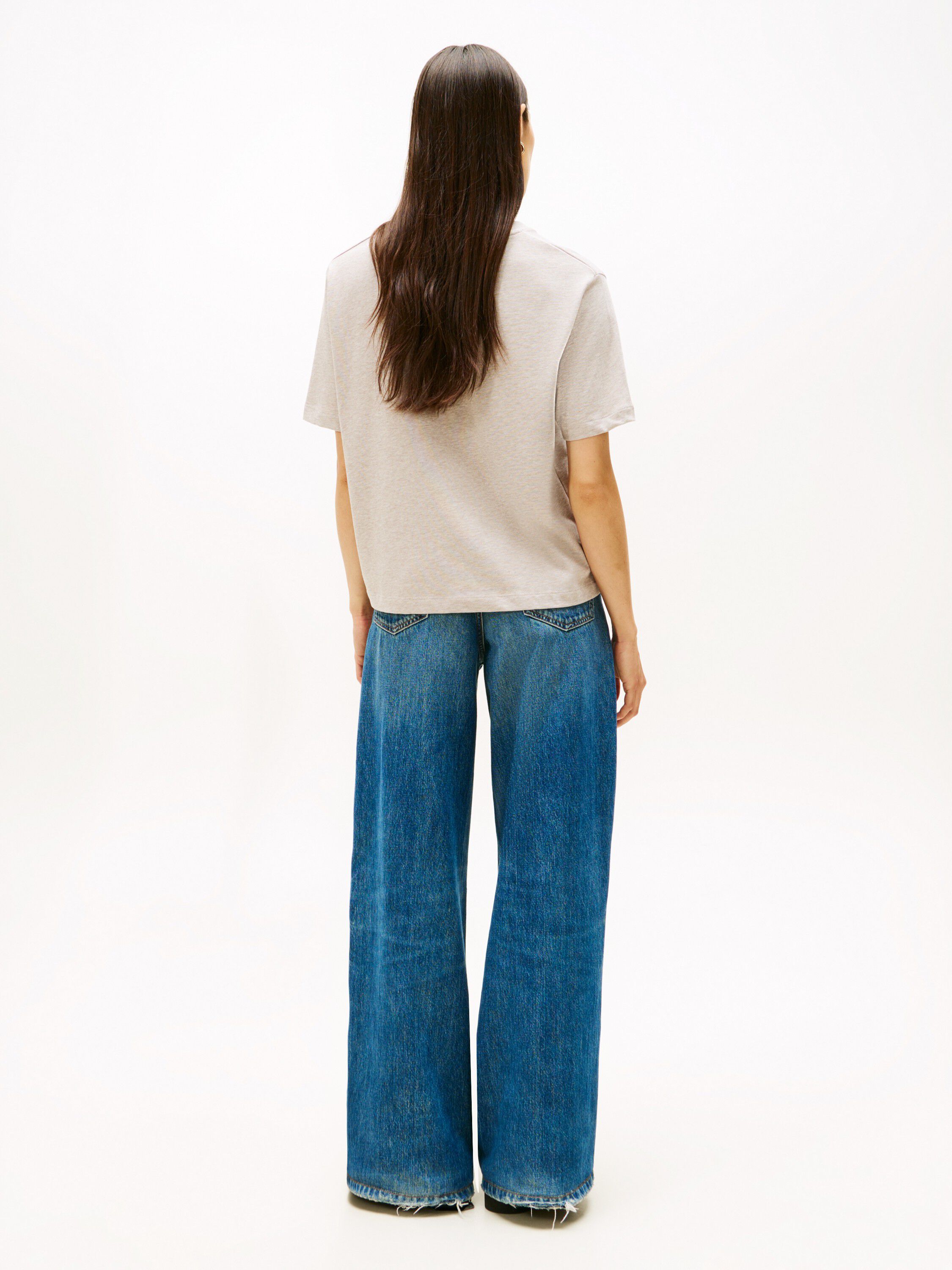 VARSITY CREST RLX SS TEE