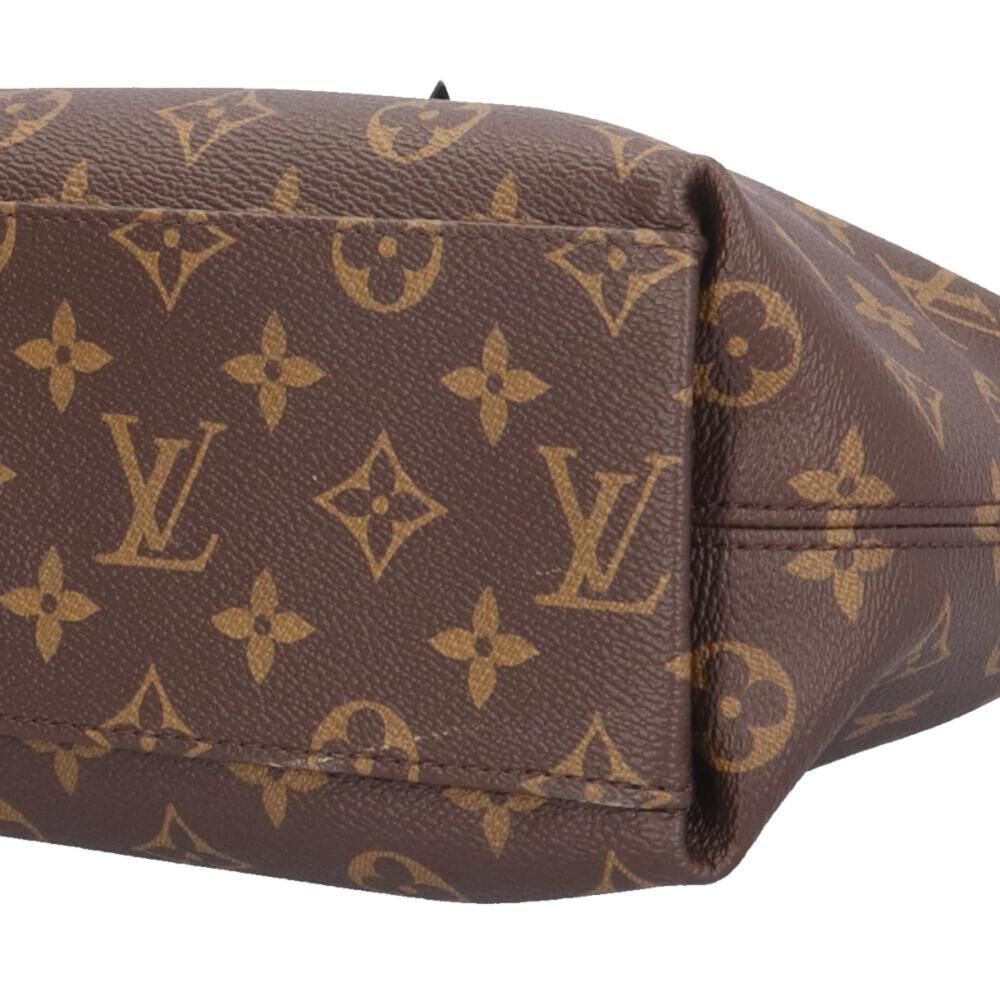 Louis Vuitton Shoulder Bags
