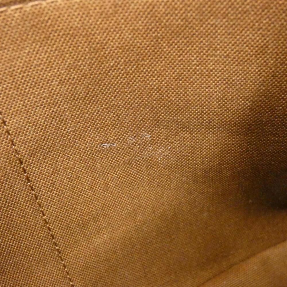 Louis Vuitton Clutch