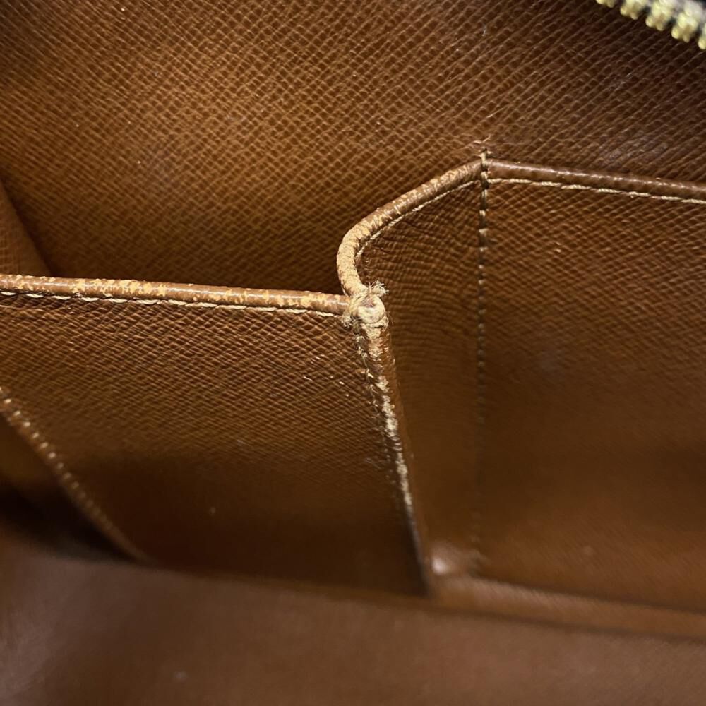 Louis Vuitton Shoulder Bags