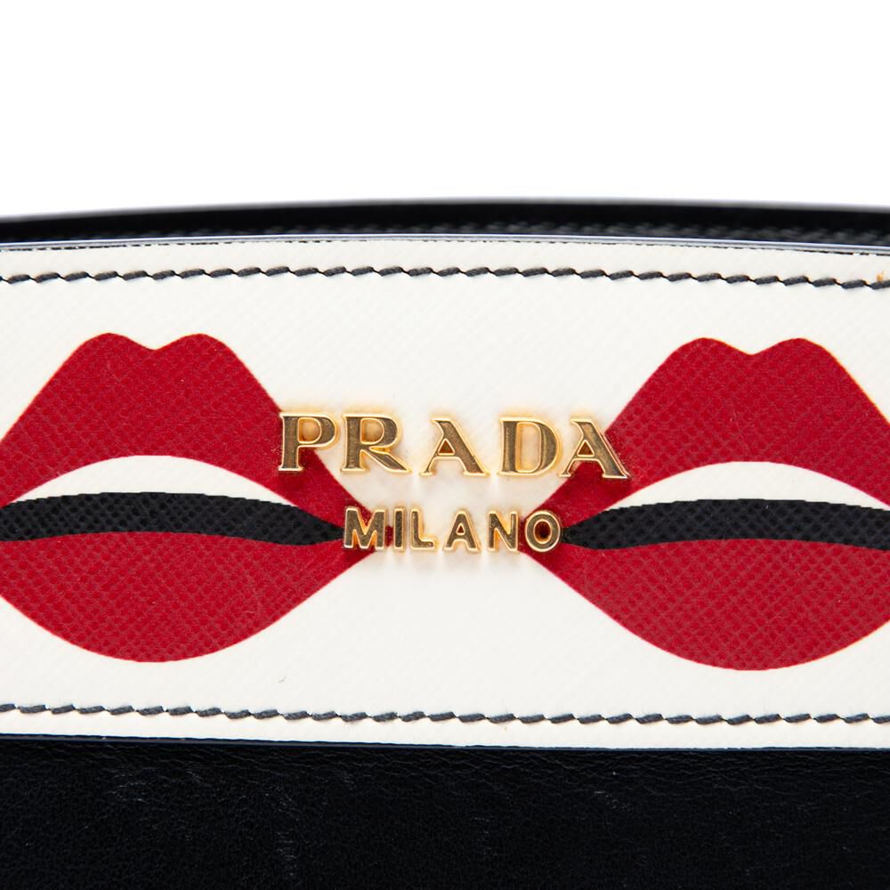 Prada Esplanade