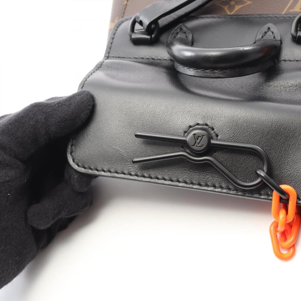 Louis Vuitton Shoulder Bags