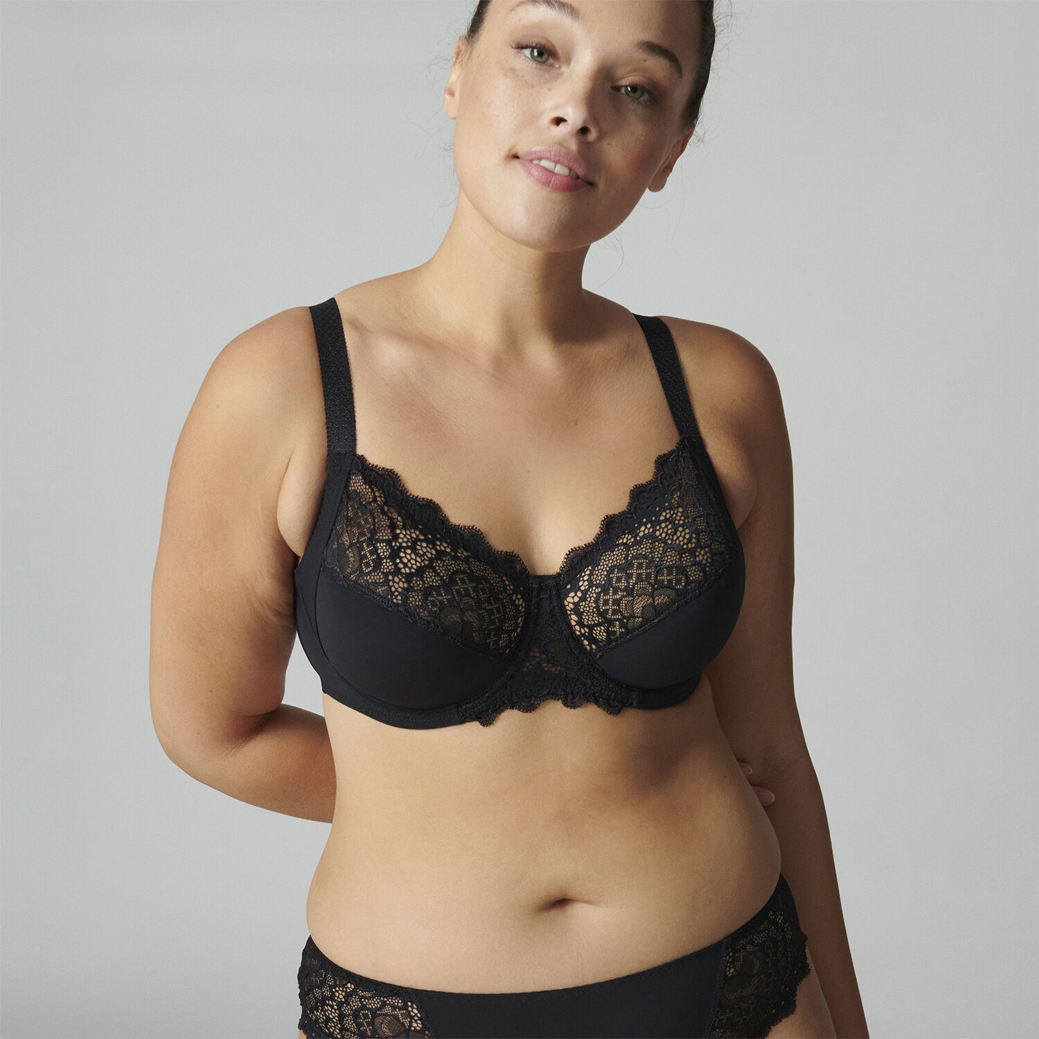 CARESSE Full cup support bra
