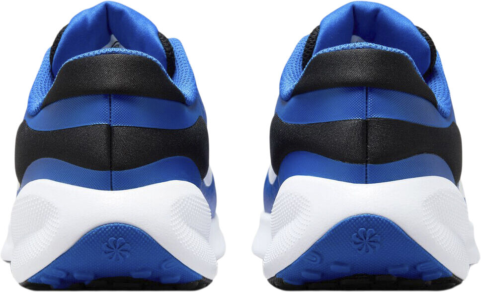 Revolution 7 sneakers