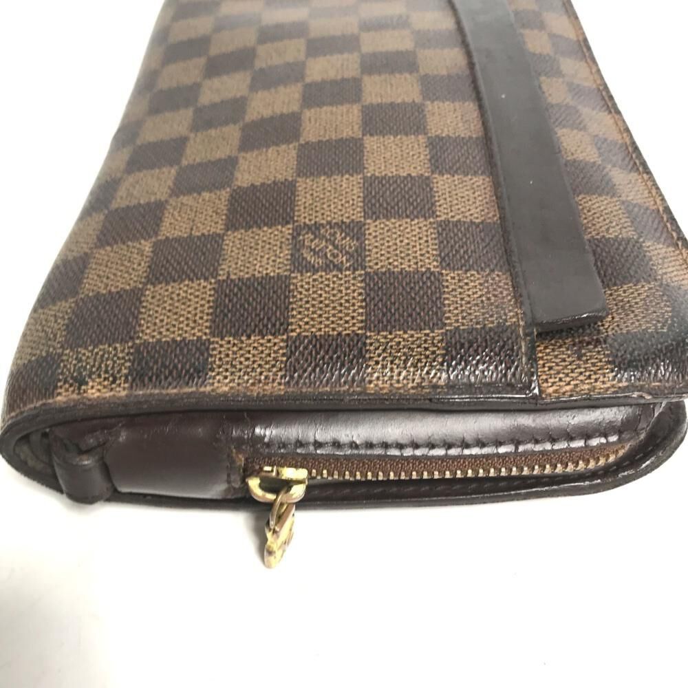 Louis Vuitton Clutch