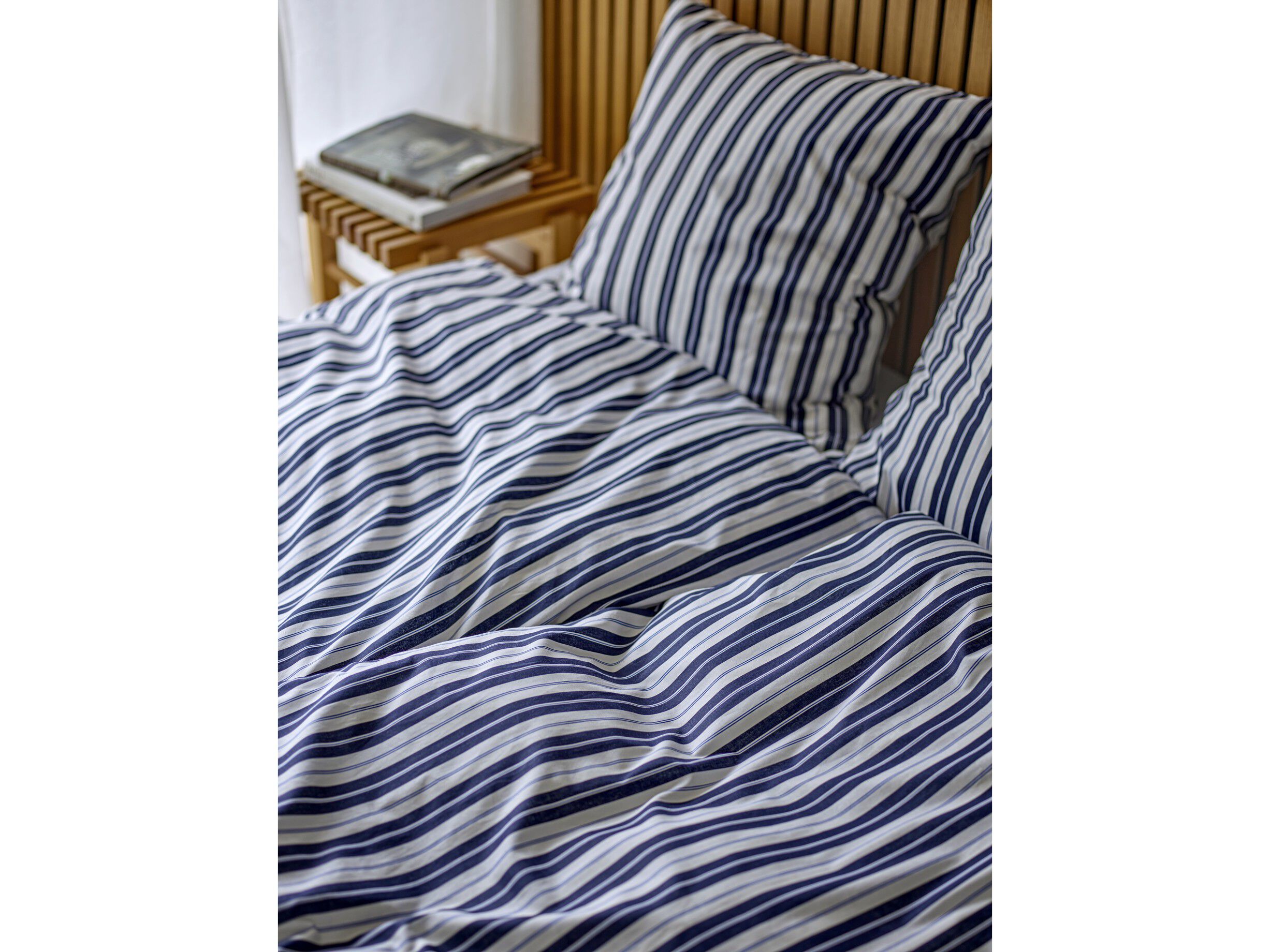 Senget&oslash;j 140 x 200 cm Flow Navy blue