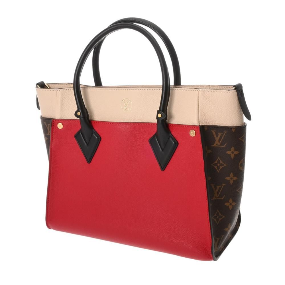 Louis Vuitton On My Side
