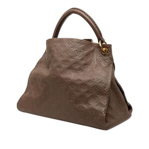 Louis Vuitton Artsy