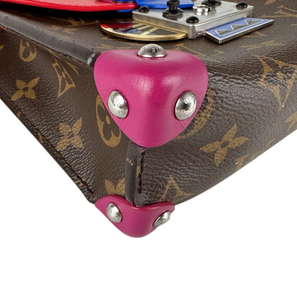 Louis Vuitton Shoulder Bags